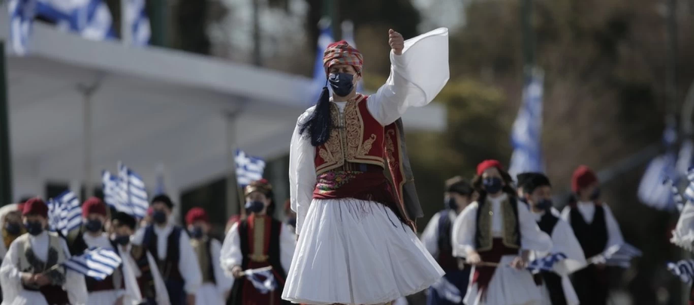 Προεδρική Φρουρά: «Οι Εύζωνες κατά τον βηματισμό χτυπούν το τσαρούχι για να ακούνε οι Άγνωστοι νεκροί του Έθνους»